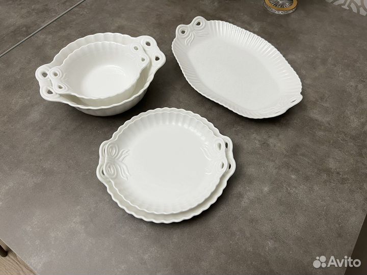 Набор столовой посуды для сервировки