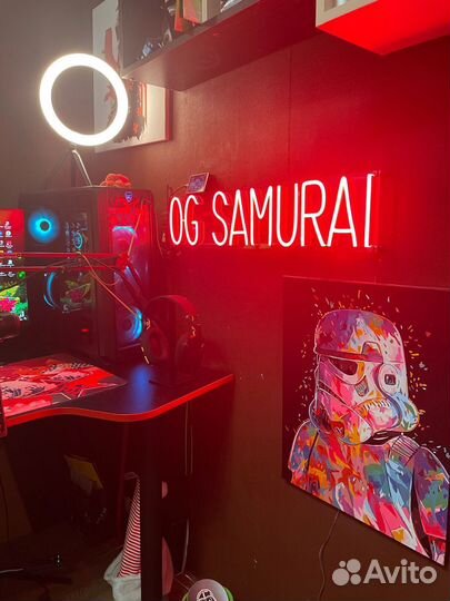 Неоновая вывеска. Неоновая реклама