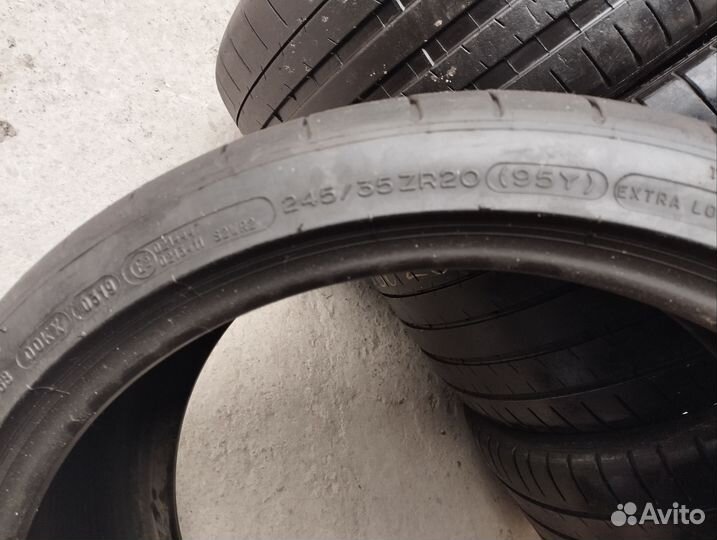 Michelin Pilot Super Sport 245/35 R20 и 275/30 R20