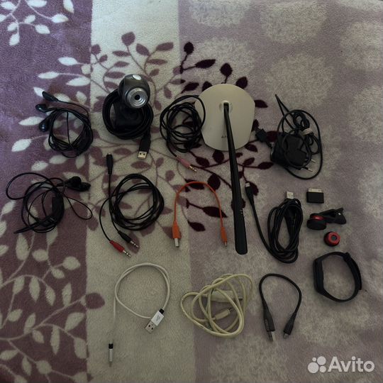 Аксесуары для компьютера и телефона