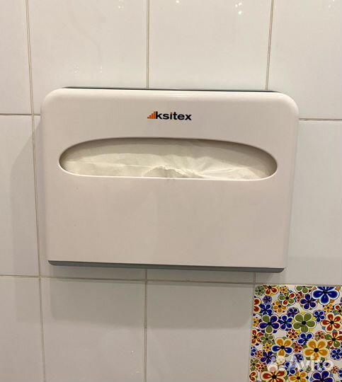 Диспенсер для бумажных полотенец