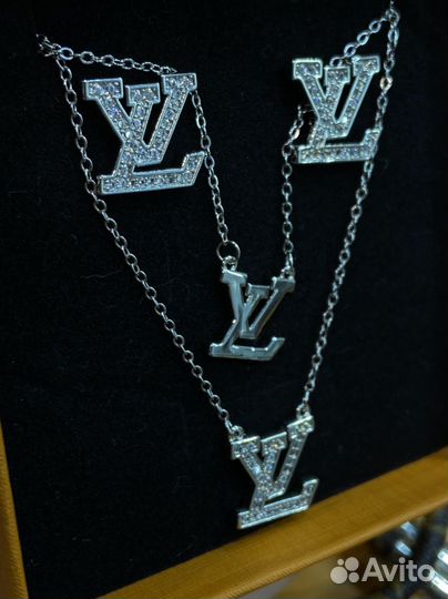 Серьги, колье Louis Vuitton l