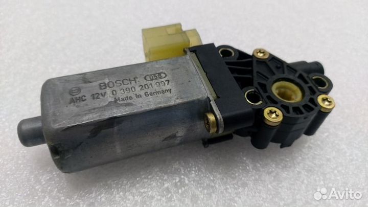 Моторчик солнцезащитной шторки задний Bmw 7-Series