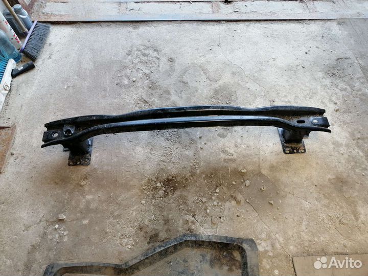 Усилитель бампера volkswagen tiguan