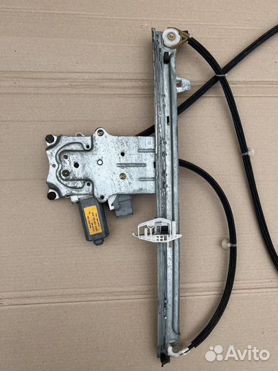 Стеклоподъемник левой двери Citroen Xsara Picasso