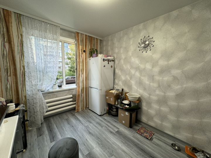 Комната 14 м² в 3-к., 1/9 эт.