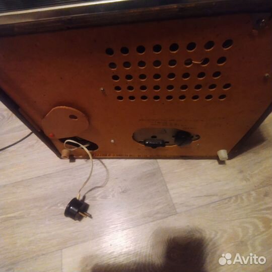 Виниловый проигрователь