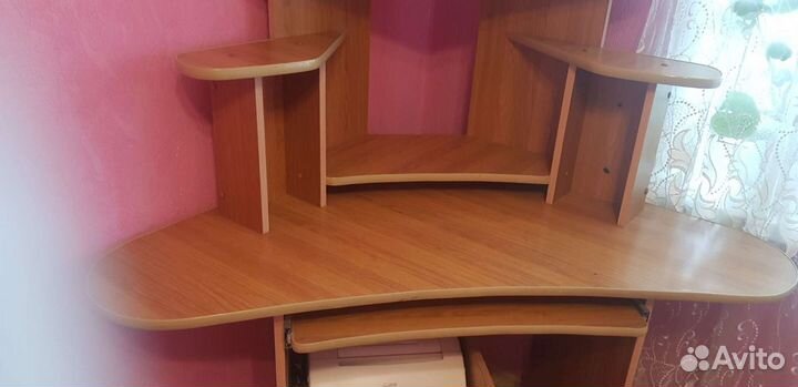 Стол угловой