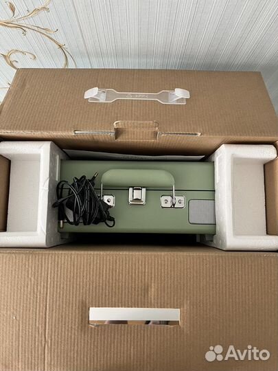 Виниловый проигрыватель crosley