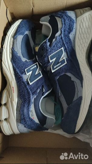 New Balance NB 2002r