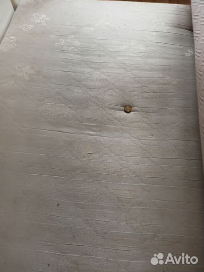 Отдам бесплатно двуспальную кровать б/у