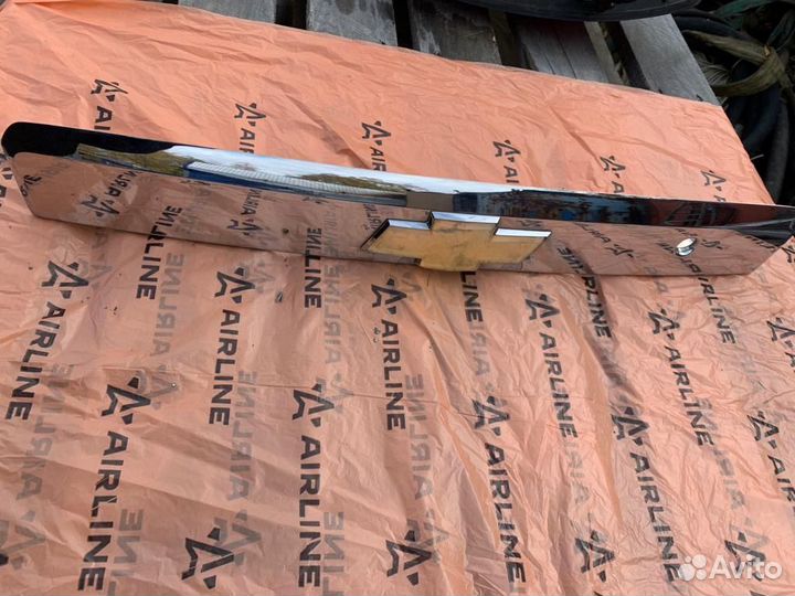 Накладка задней двери Chevrolet