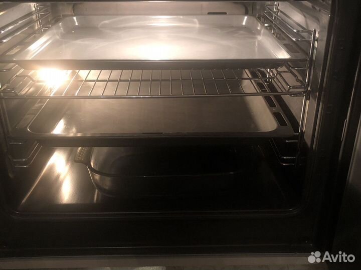 Электрическая духовка Bosch HBR 36B650