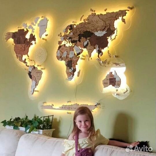 Деревянная карта мира с подсветкой