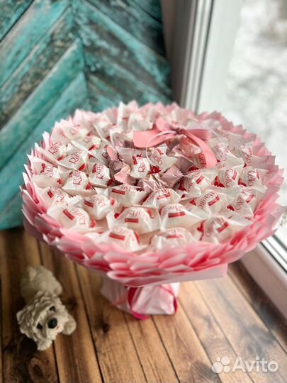 Съедобный женский букет из конфет