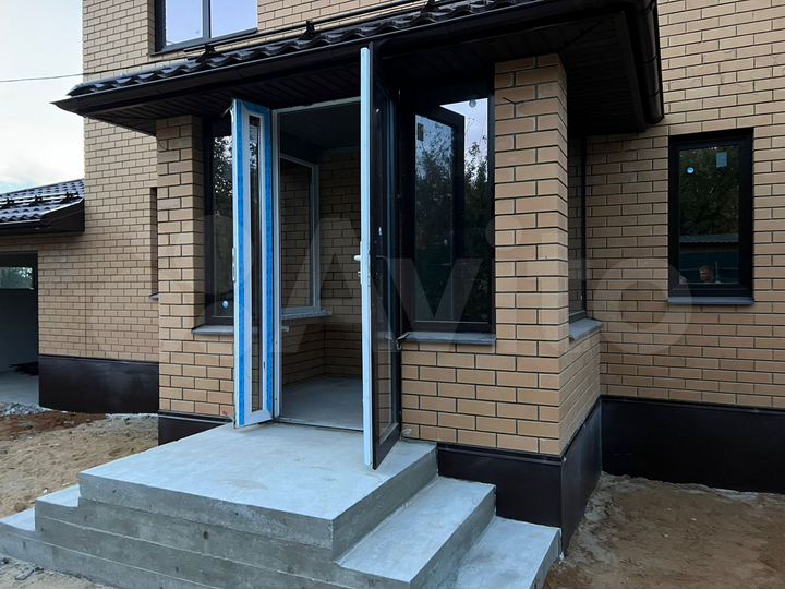 Дом 145 м² на участке 6,5 сот.