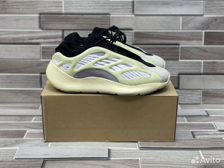 Кроссовки Adidas Yeezy 700 v3 Azael (36-45)