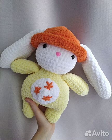 Вязаные плюшевые игрушки зайки