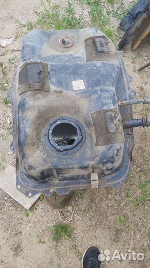 Бензобак Мазда Сх-7