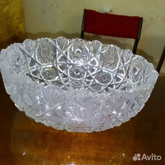 Большая хрустальная ваза