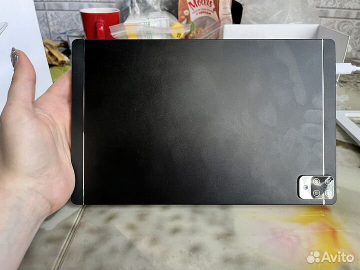 Планшет TAB910