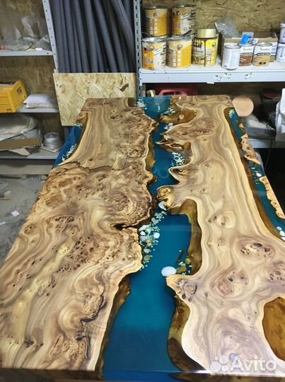 Обеденный стол