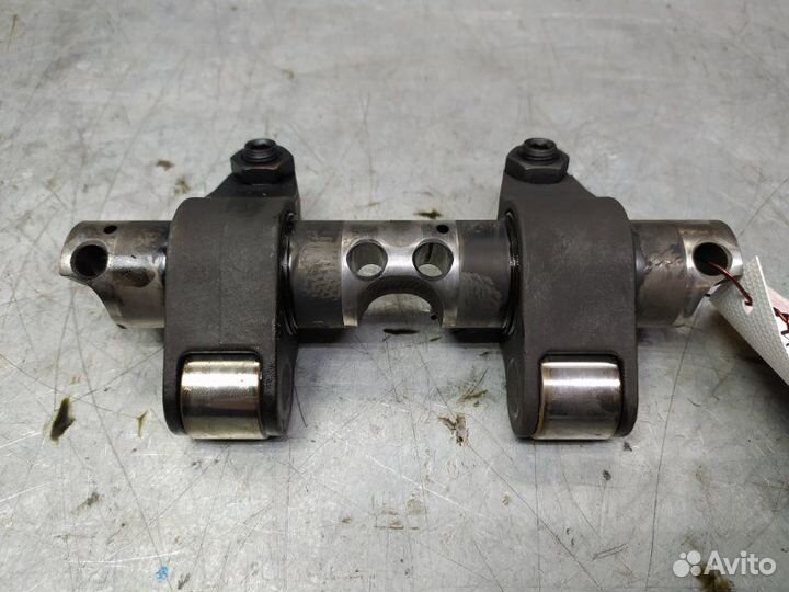 Ось коромысел Volkswagen Golf 4 1997-2005 хетчбэк