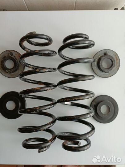 Задние пружины с поставками Tiguan