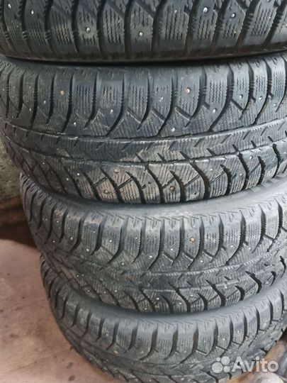 Bridgestone Ice Cruiser 7000 245/65 R17