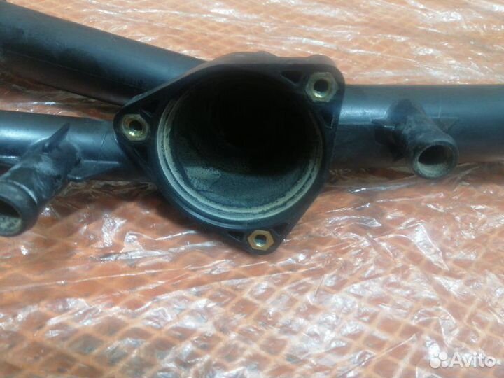 Корпус термостата Audi Q7 4L BHK 2009