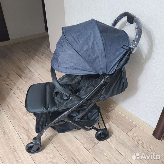 Прогулочная коляска новая