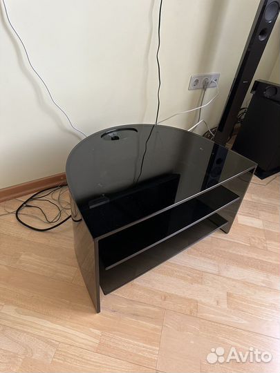 Стеклянная тумба под тв