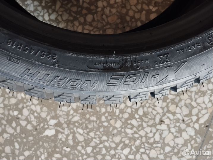 Michelin X-Ice North 2 225/45 R18 95T