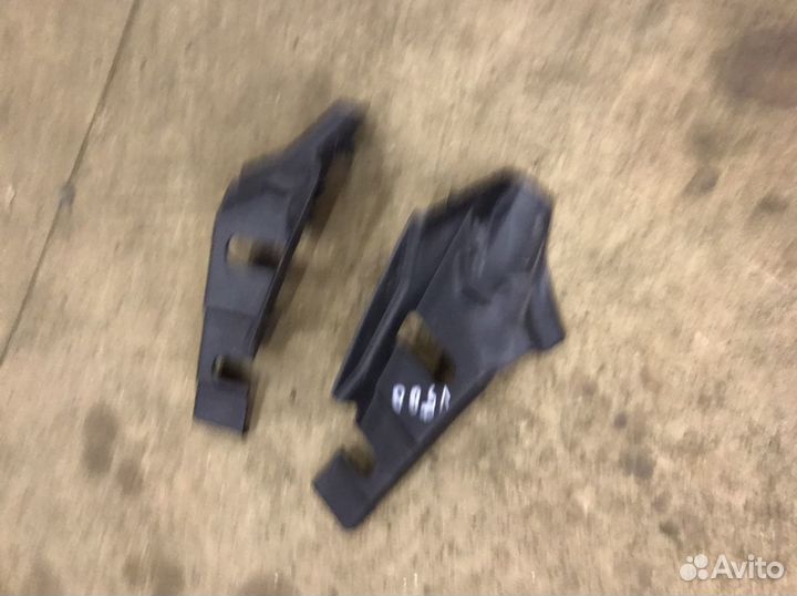 Infiniti g35 g25 g37 накладка петли капота