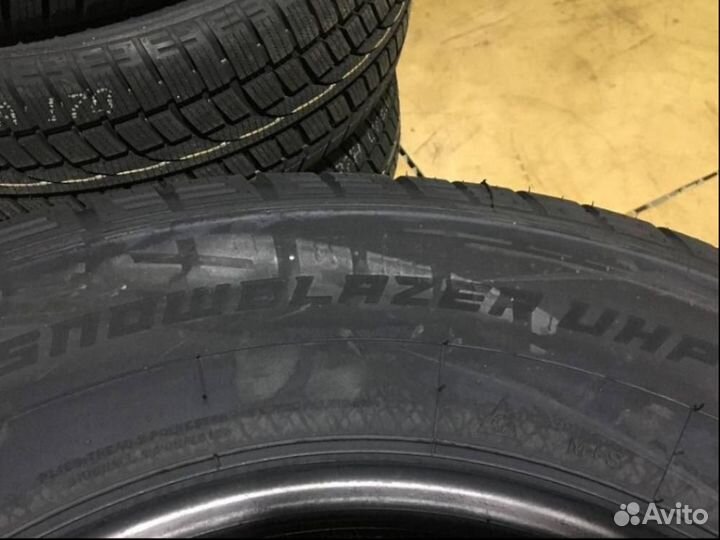Windforce Snowblazer UHP 235/60 R18 107H