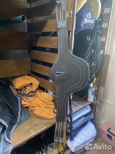 Подпруга и шлем