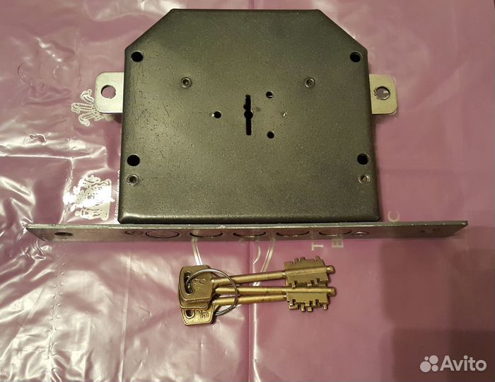 Замок врезной