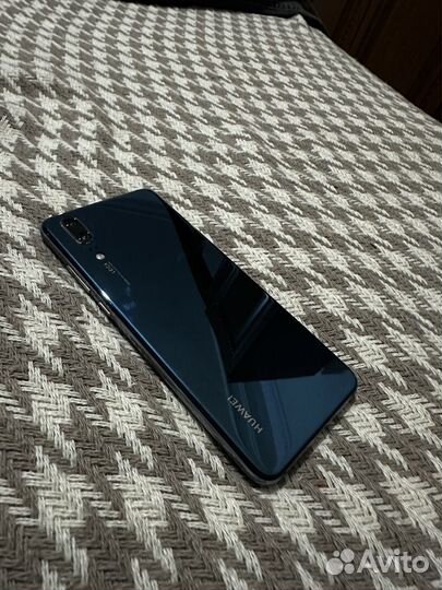 HUAWEI P20, 4/128 ГБ