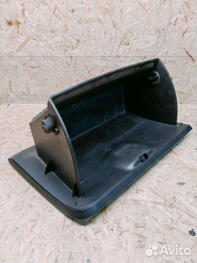 Бардачок Kia Rio