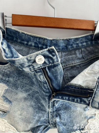 Шорты джинсовые с кружевом