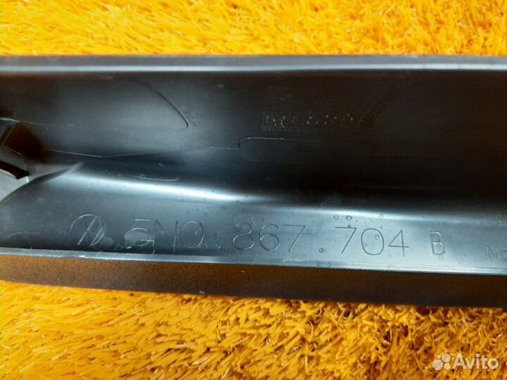 Обшивка двери багажника левая Volkswagen Tiguan 5N