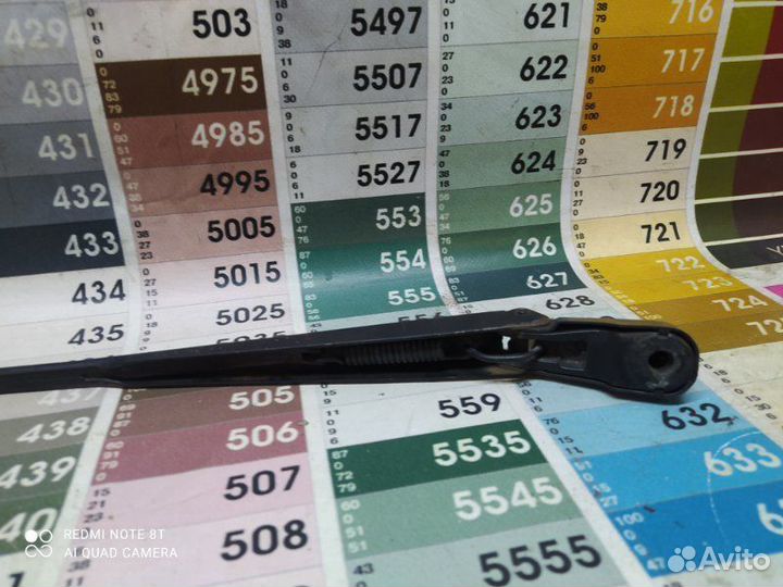 Поводок стеклоочистителя левый LADA Largus