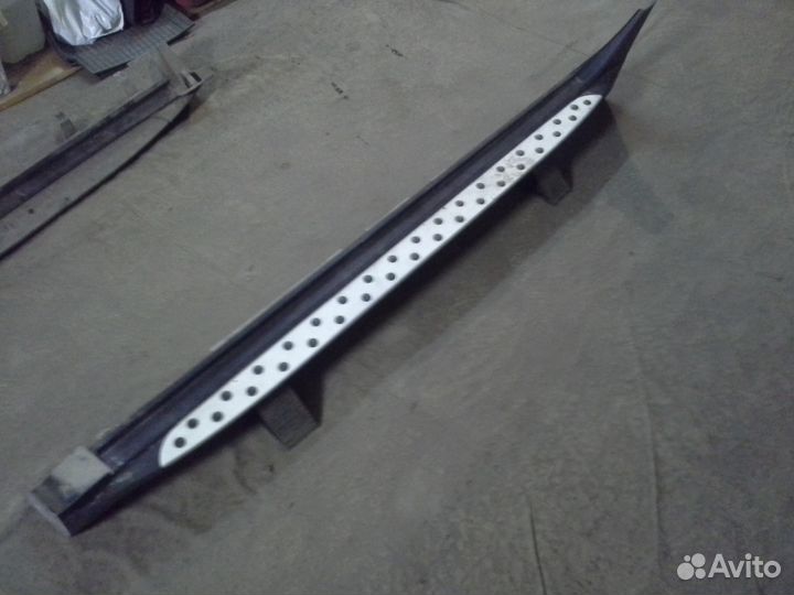 Левый порог б/у (бмв стайл) для Хьендай их35