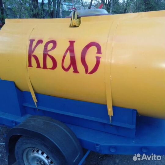 Продавец на разлив кваса