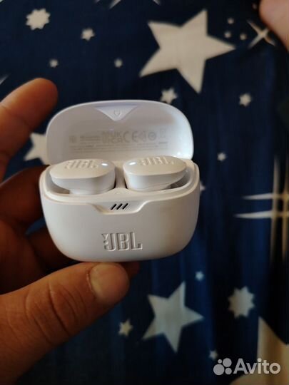 Беспроводные наушники jbl tune buds