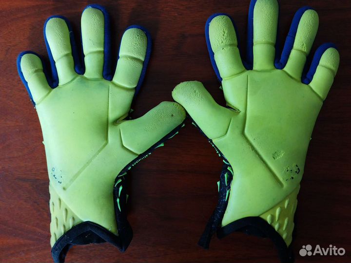 Перчатки adidas predator