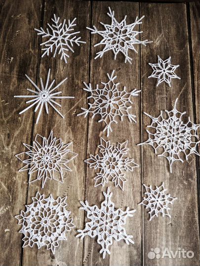 Набор из 17 снежинок, вязаные снежинки