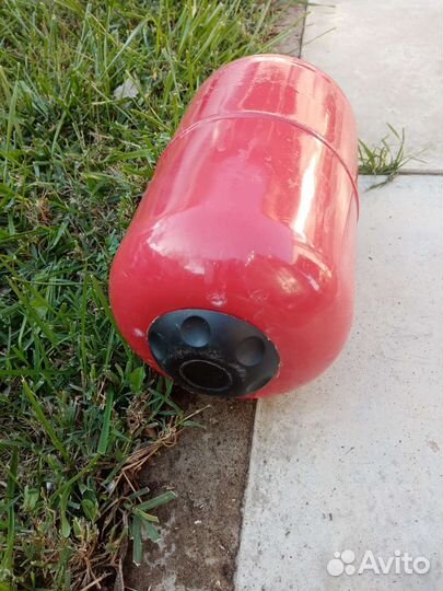 Расширительный бачок для отопительной системы