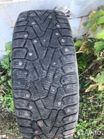 Pirelli Ice Zero 215/60 R16 99T