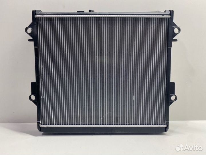 Радиатор охлаждения Toyota Land Cruiser 200 1vdftv